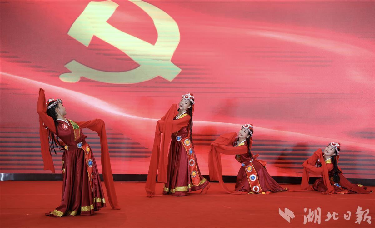 少女安娜开演唱会